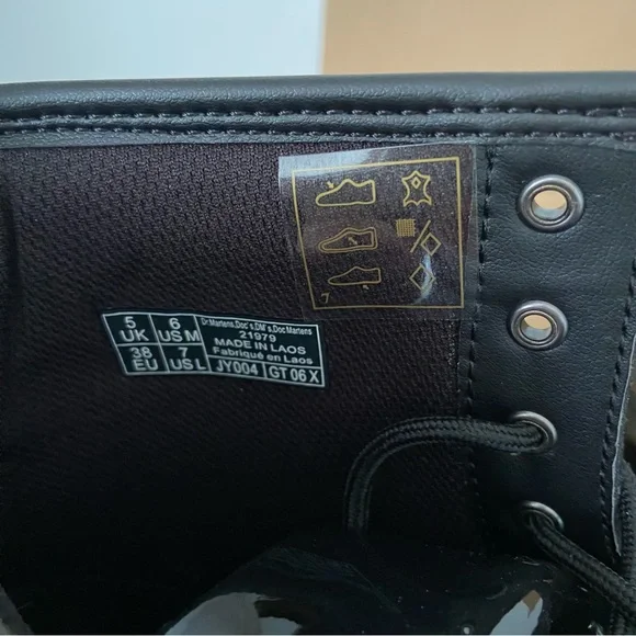 NIB Dr. Martens 1460Y Black Patent Leather Women's Boots - Picture 9 of 12